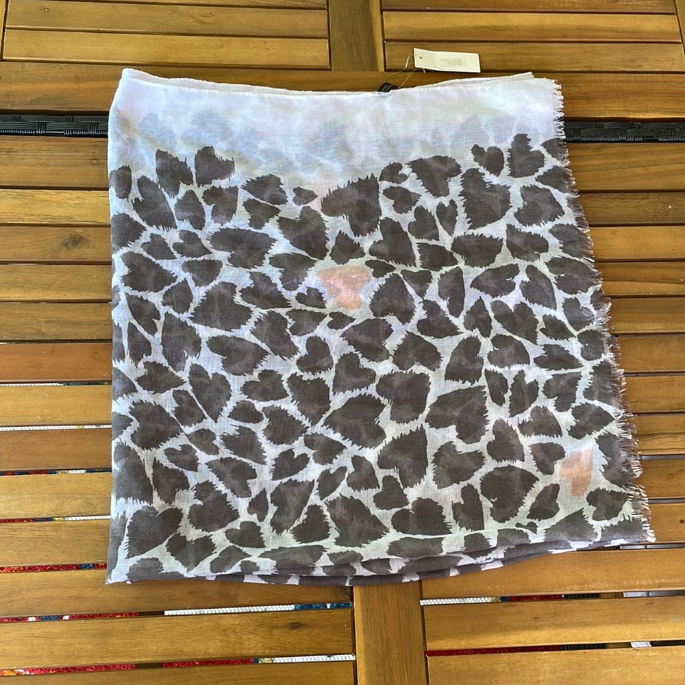 Heart patterned large scarf